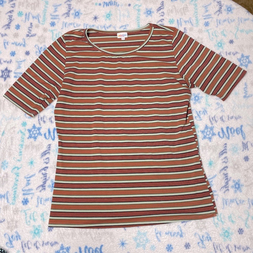 Lularoe GiGi Shirt